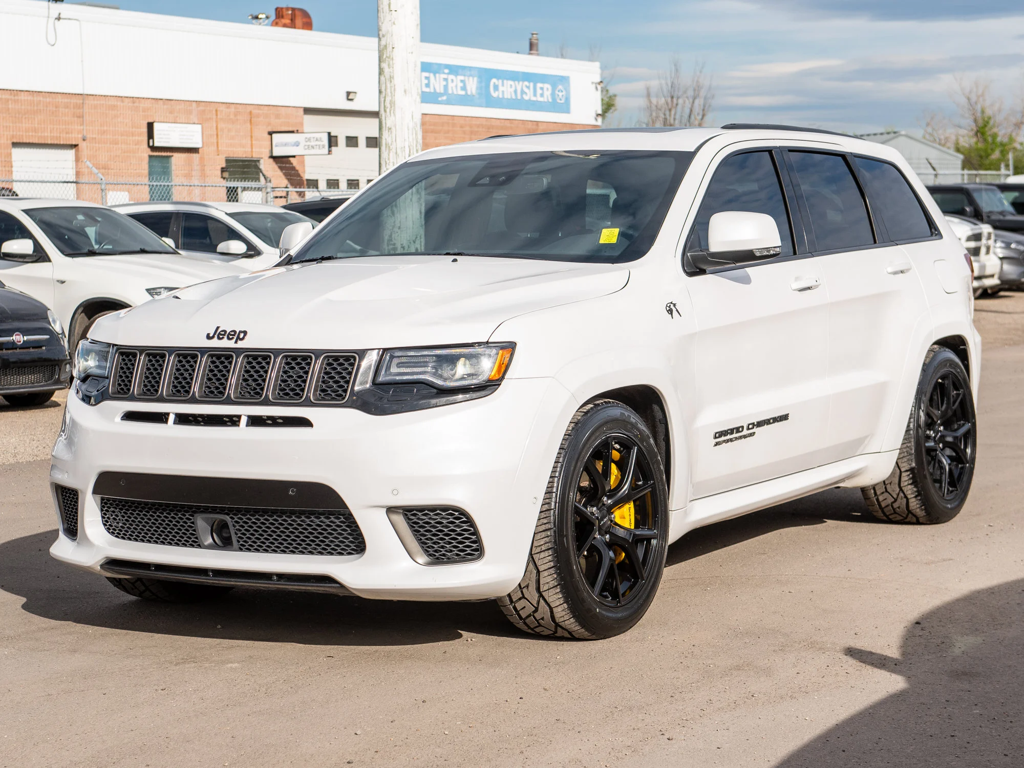 Used 2018 White Jeep Trackhawk * No Accidents | 707 HP | V8 Supercharged | Brembo | Trailer Tow | Heated/Vented Seats image 14