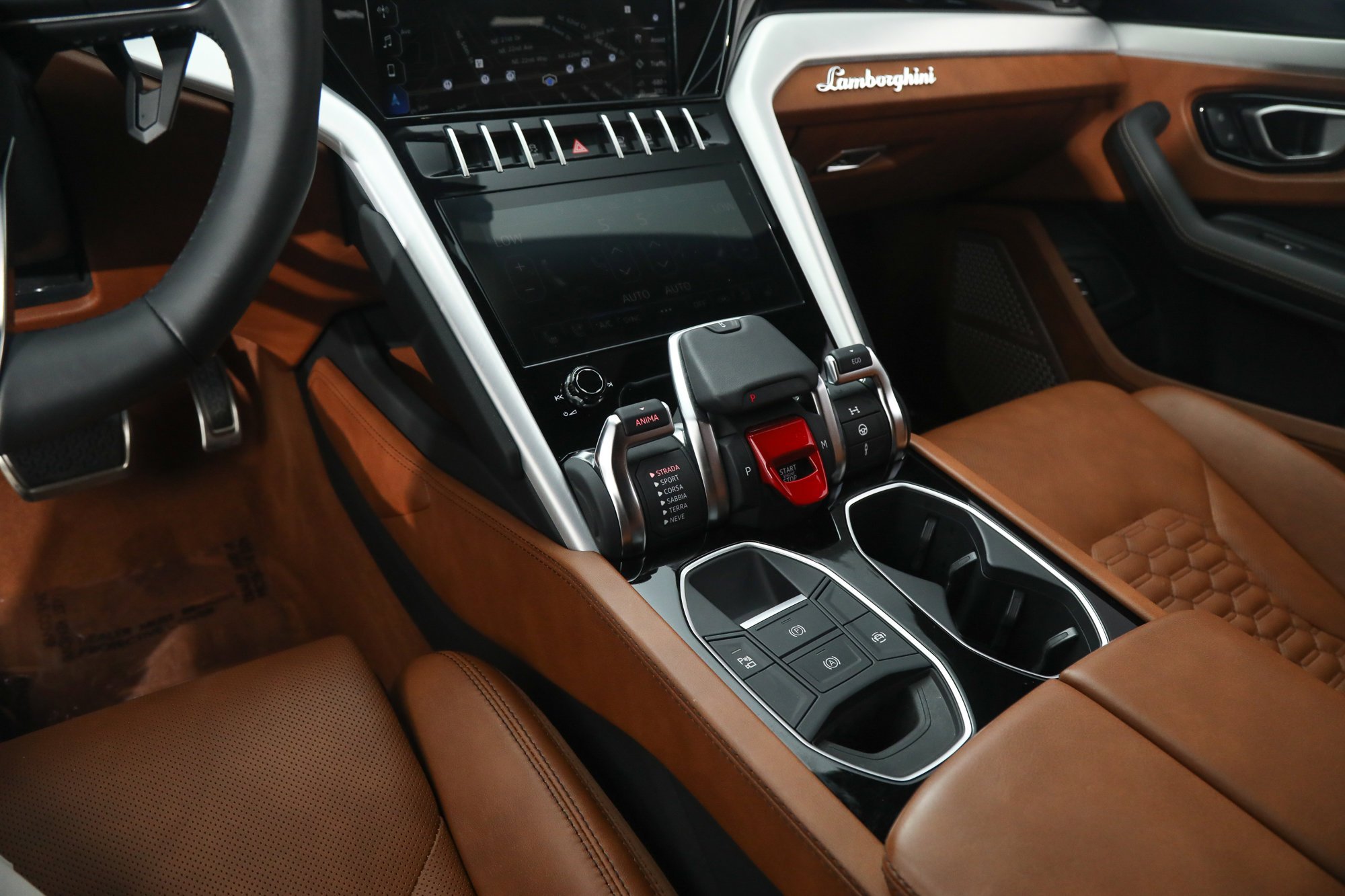 Used 2020 White Lamborghini  image 22