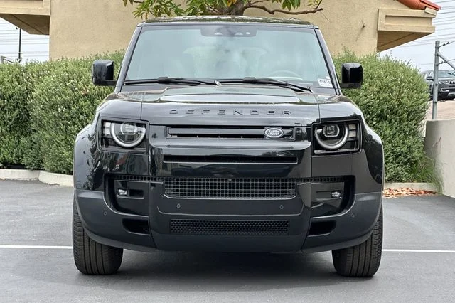New 2026 Santorini Black Land Rover S image 8
