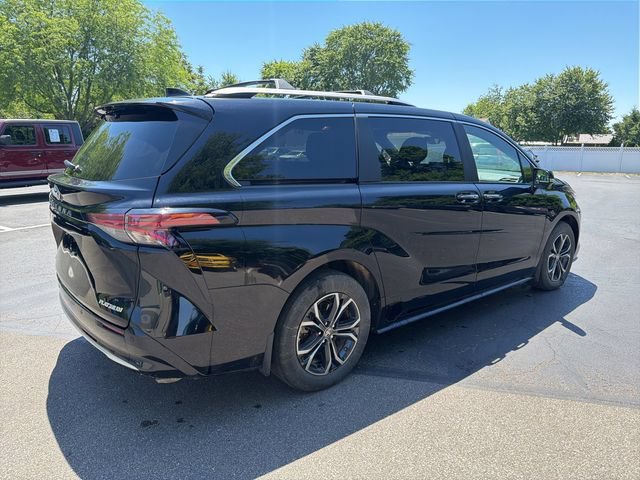 Used 2025 Black Toyota Platinum image 4