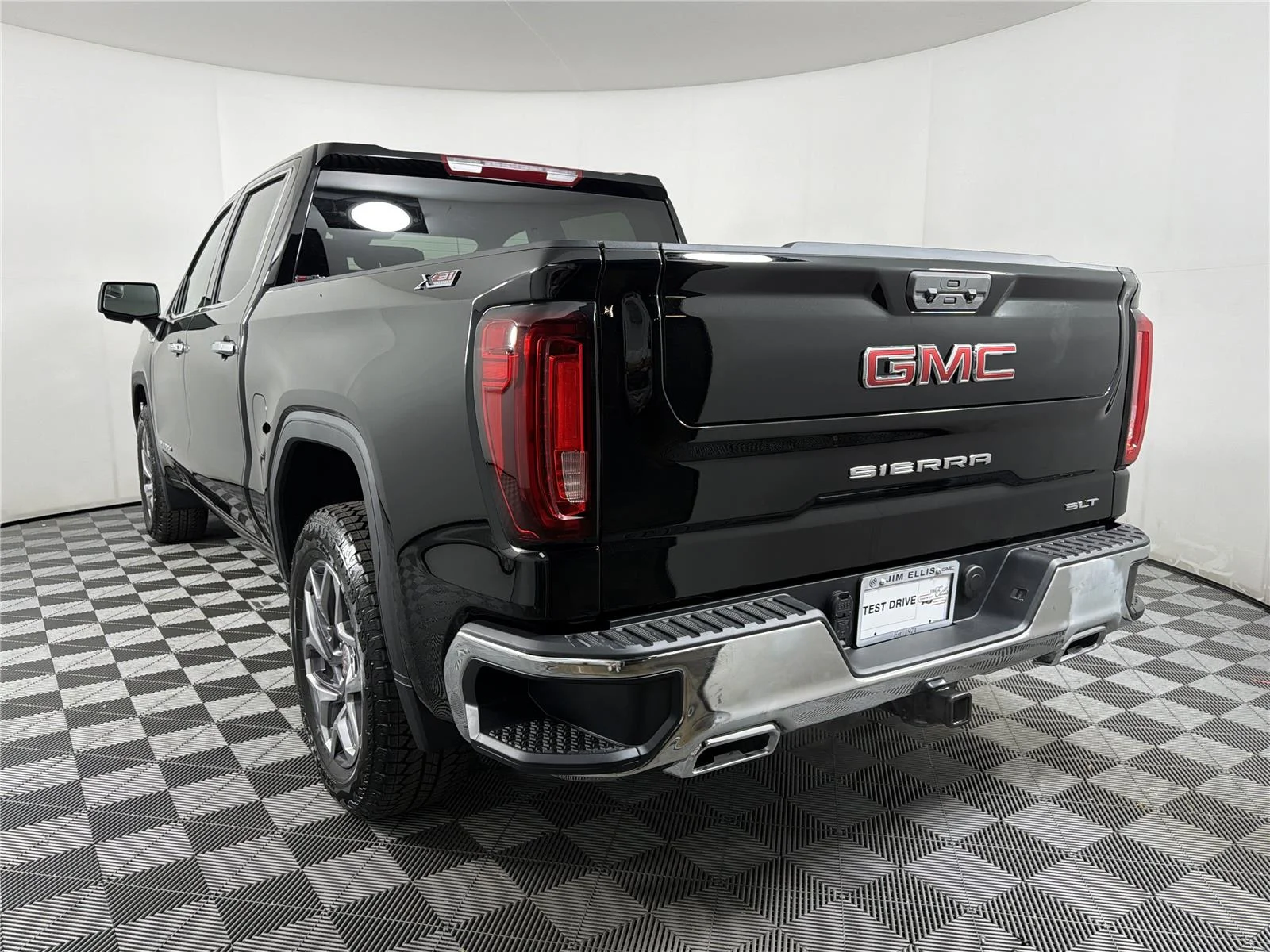 New 2026 Onyx Black GMC SLT image 4