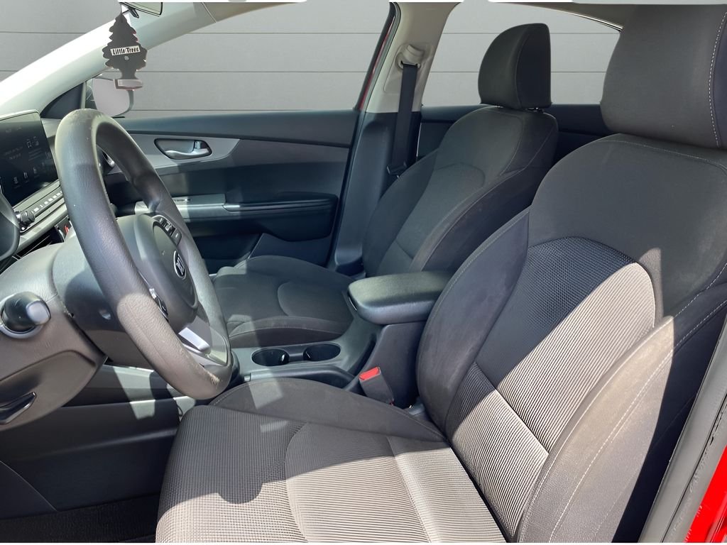 Used 2020 Currant Red Kia LXS image 10