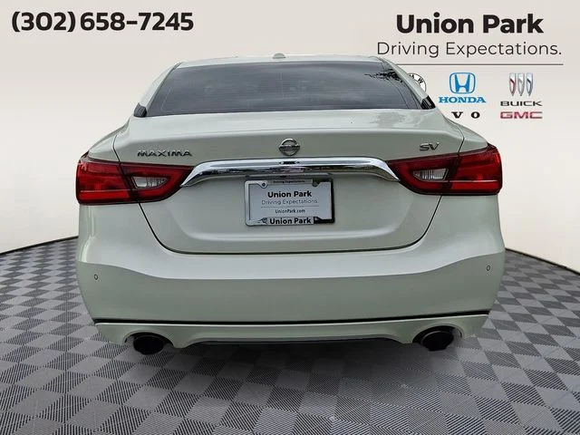 Used 2017 Pearl White Nissan 3.5 SV image 5