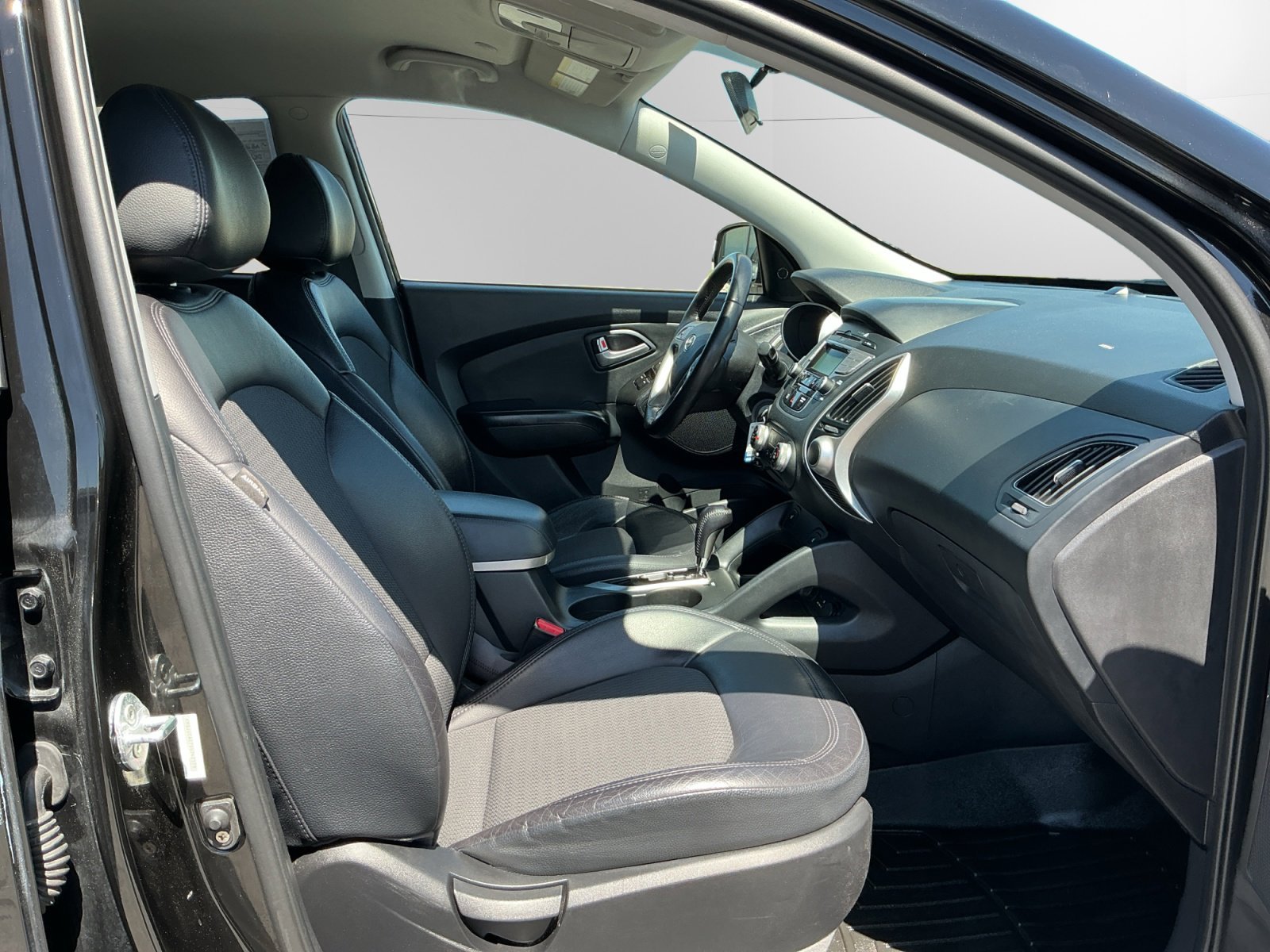 Used 2013 Ash Black Hyundai GLS image 15