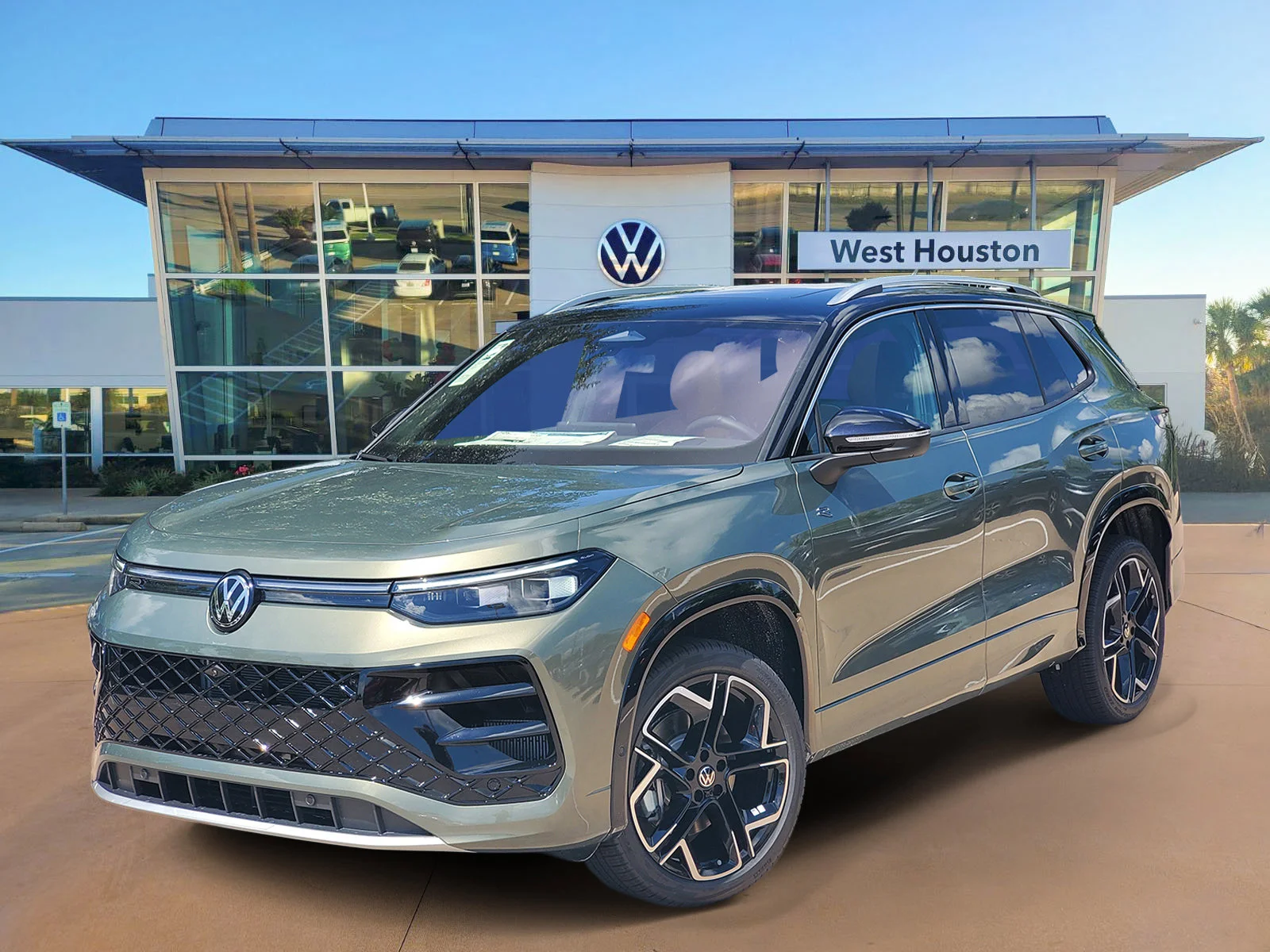 2026 Volkswagen Tiguan 2.0T SEL R-Line Turbo 4Motion's photo