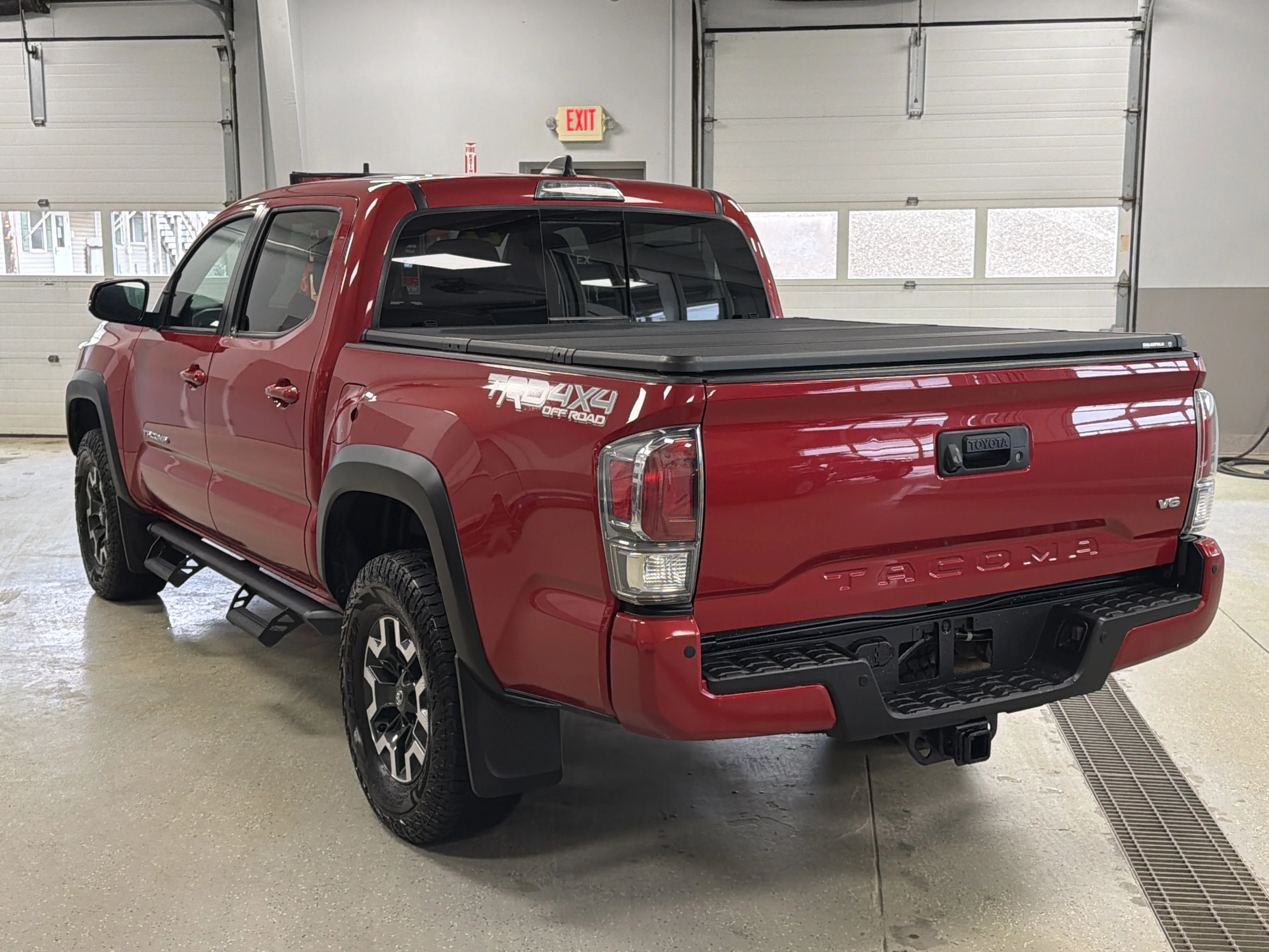 Used 2022 Barcelona Red Metallic Toyota  image 4