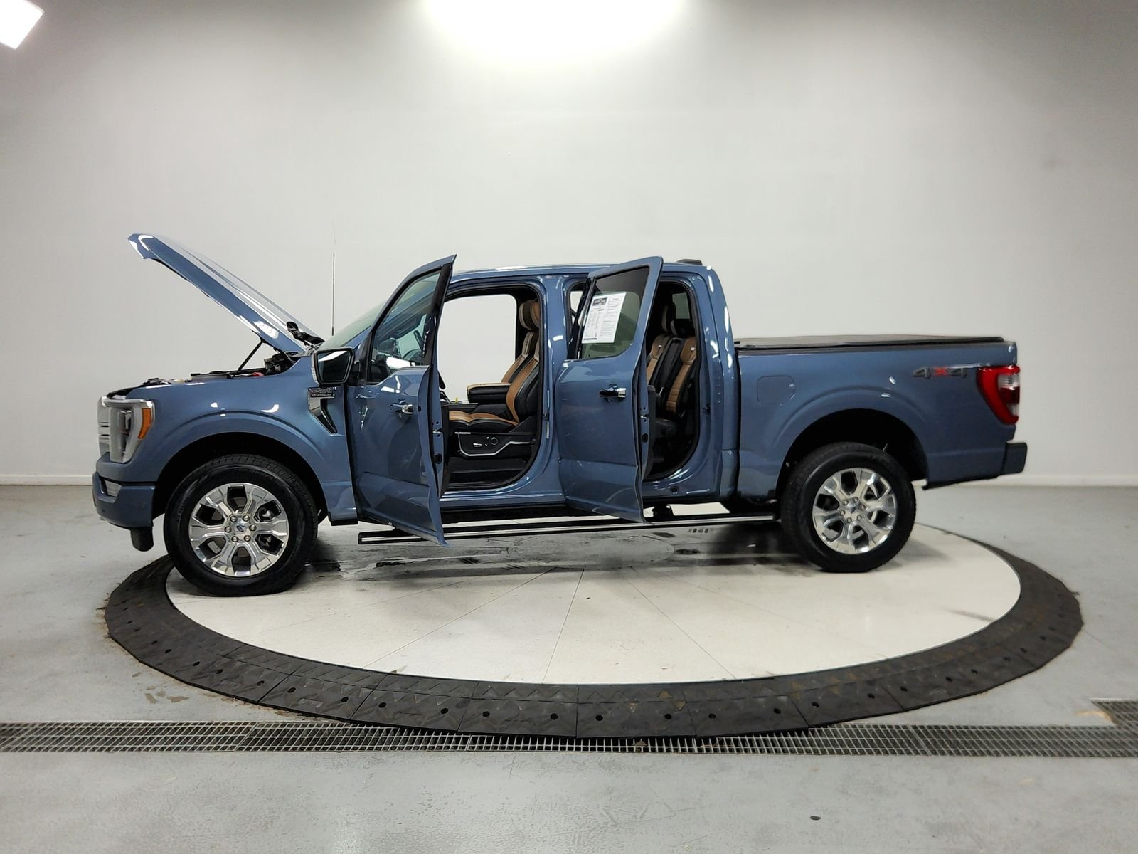 Used 2023 Azure / Gray Metallic Ford Platinum image 13