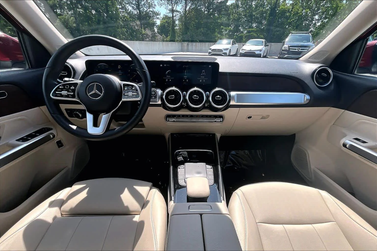 Used 2022 MANUFAKTUR Patagonia Red Metallic Mercedes-Benz GLB 250 image 16