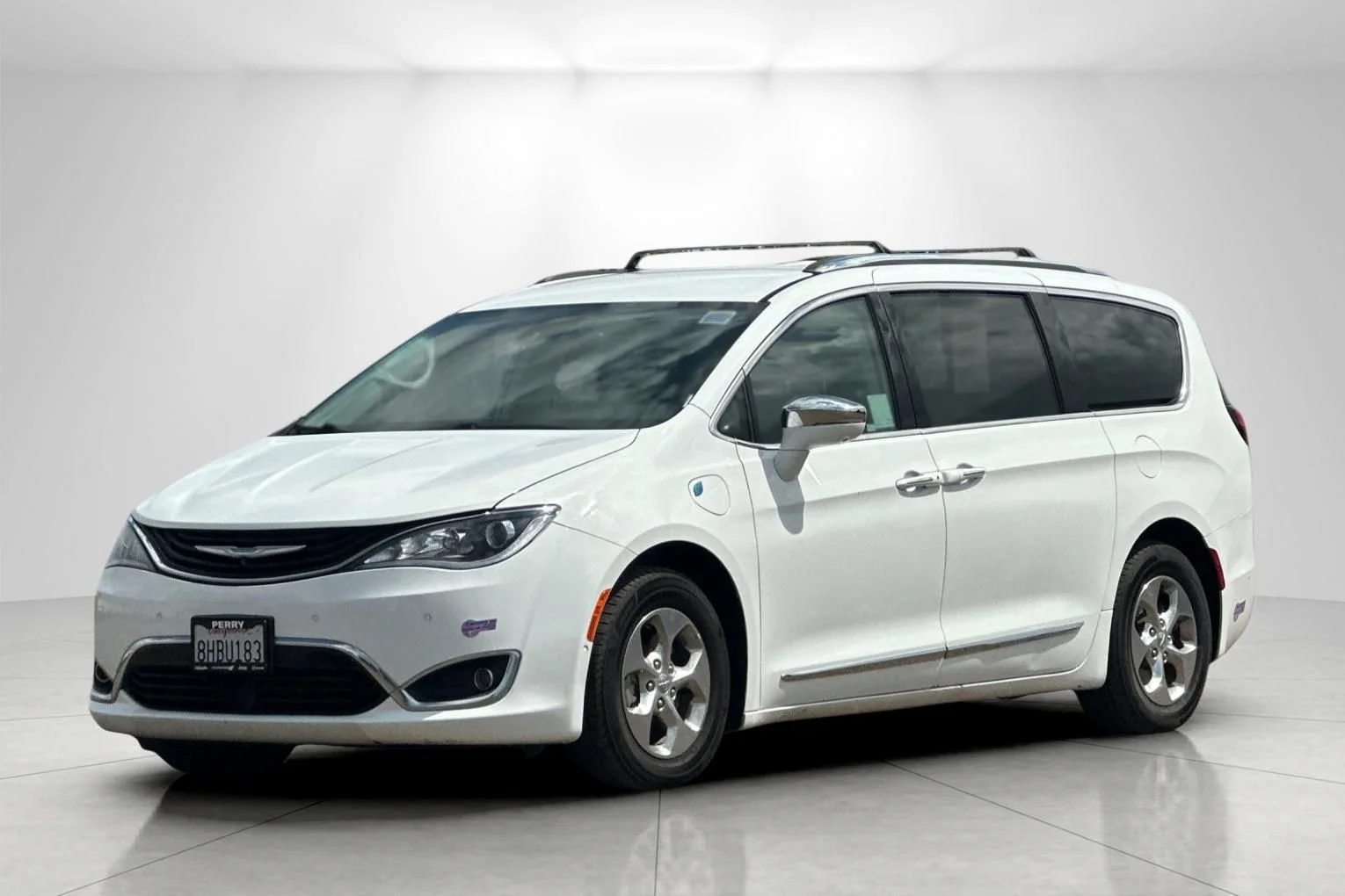Used 2018 White Chrysler Limited image 7