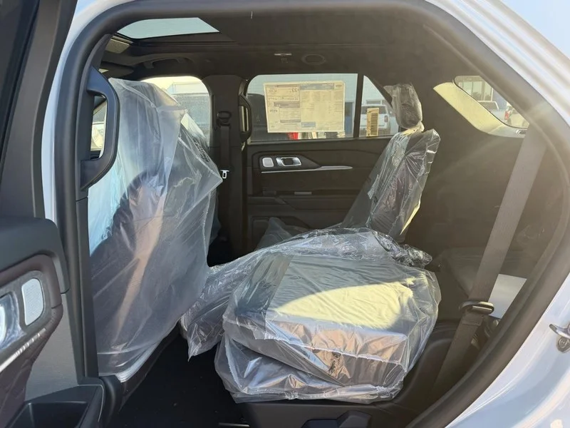 New 2026 Space White Metallic Ford Platinum 4WD image 4