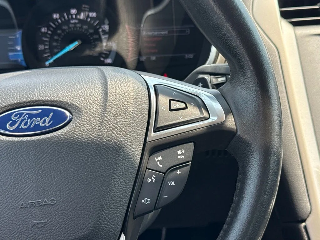 Used 2016 Red Ford SE image 16