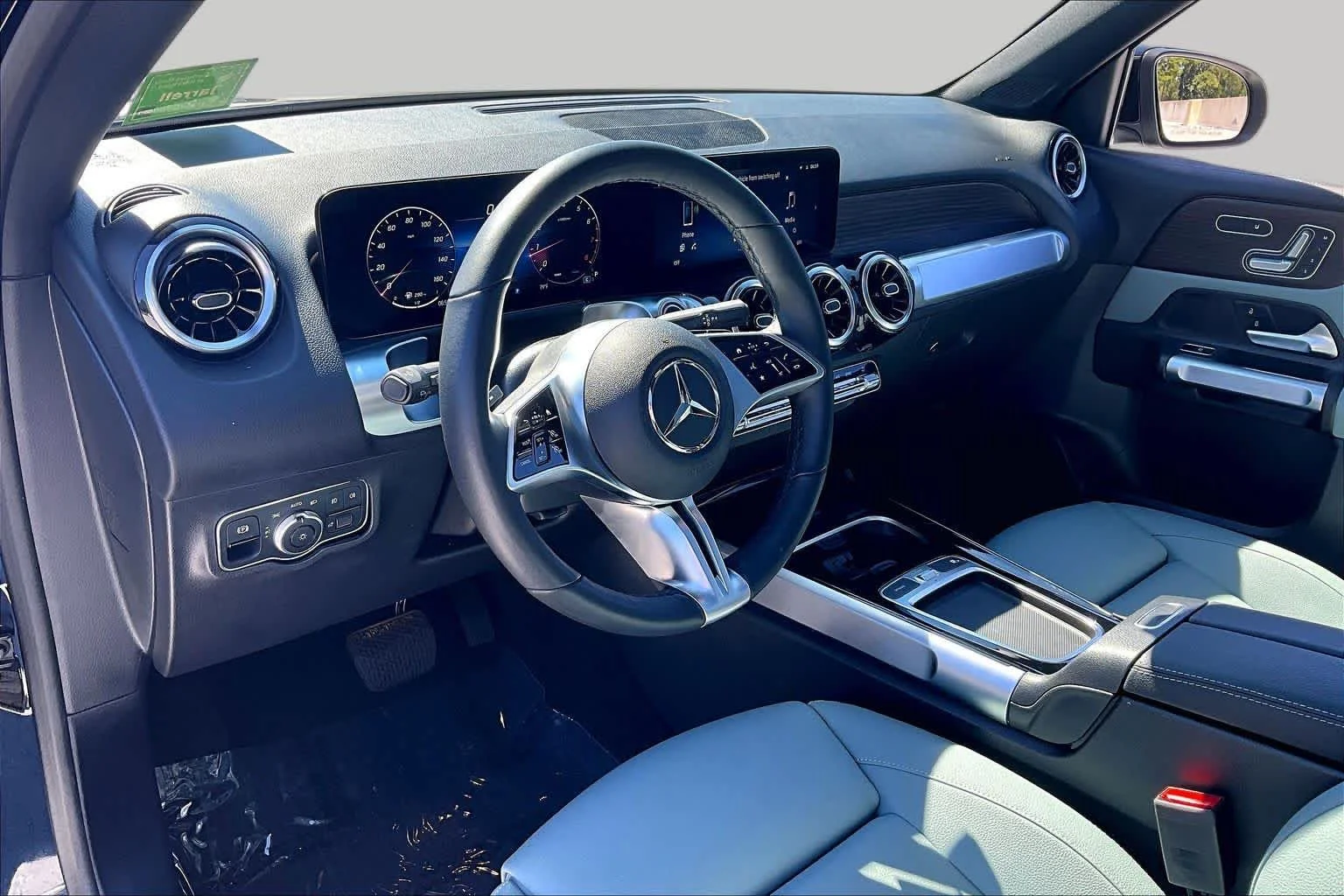 Used 2026 Night Black Mercedes-Benz GLB 250 image 17