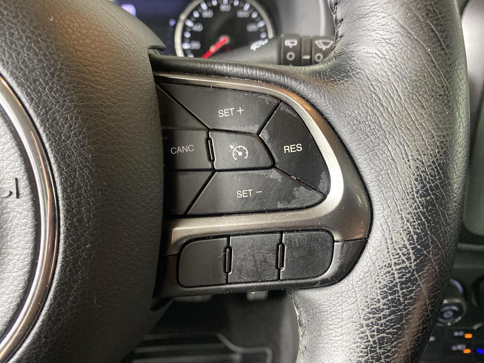 Used 2020 Sting-Gray Clearcoat Jeep Limited image 15
