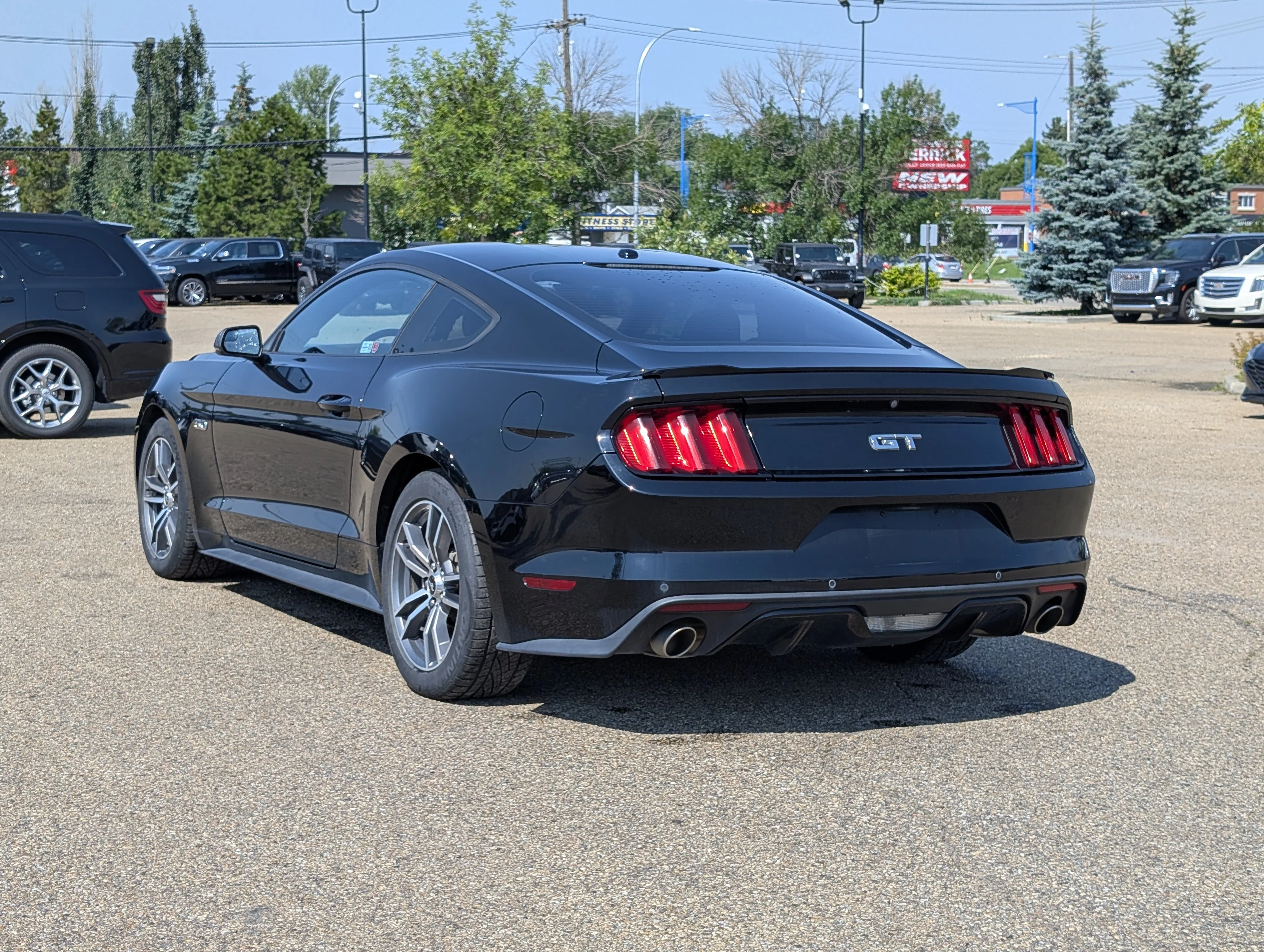 Used 2016 Shadow Black Ford 2dr Fastback GT image 4