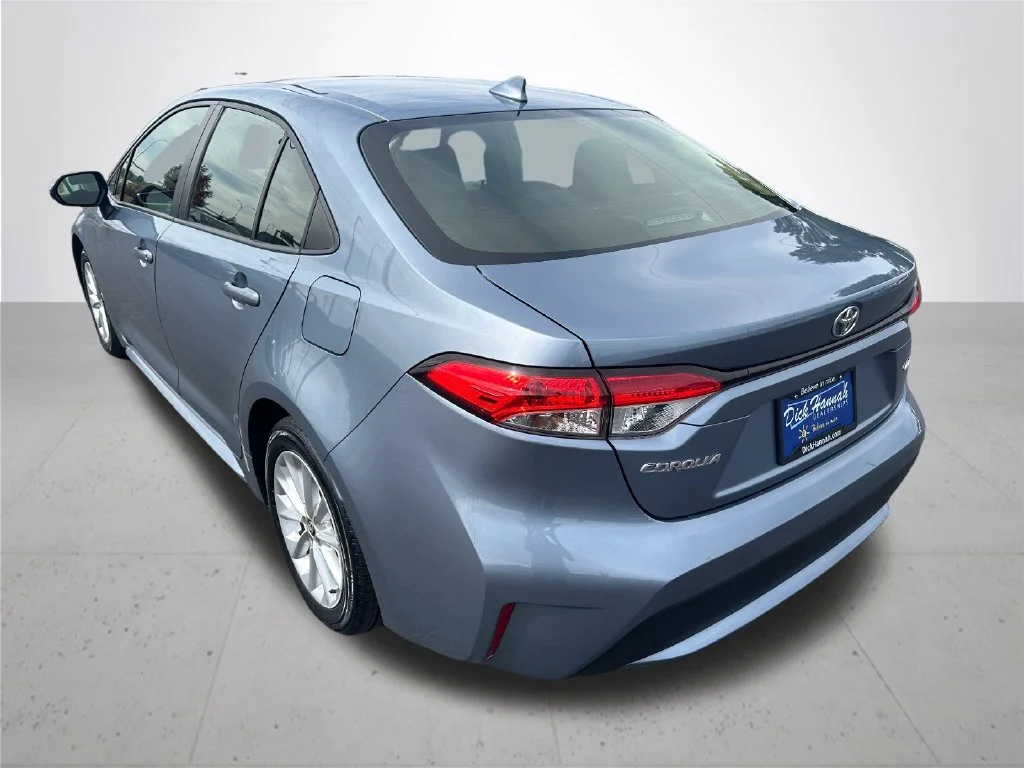 Certified Used 2022  Toyota LE image 10