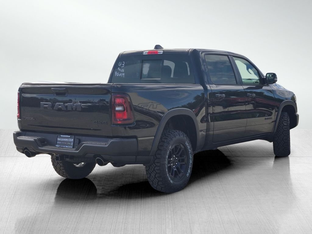 New 2026 Diamond Black Crystal Pearl-Coat Exterior Paint RAM Rebel image 4