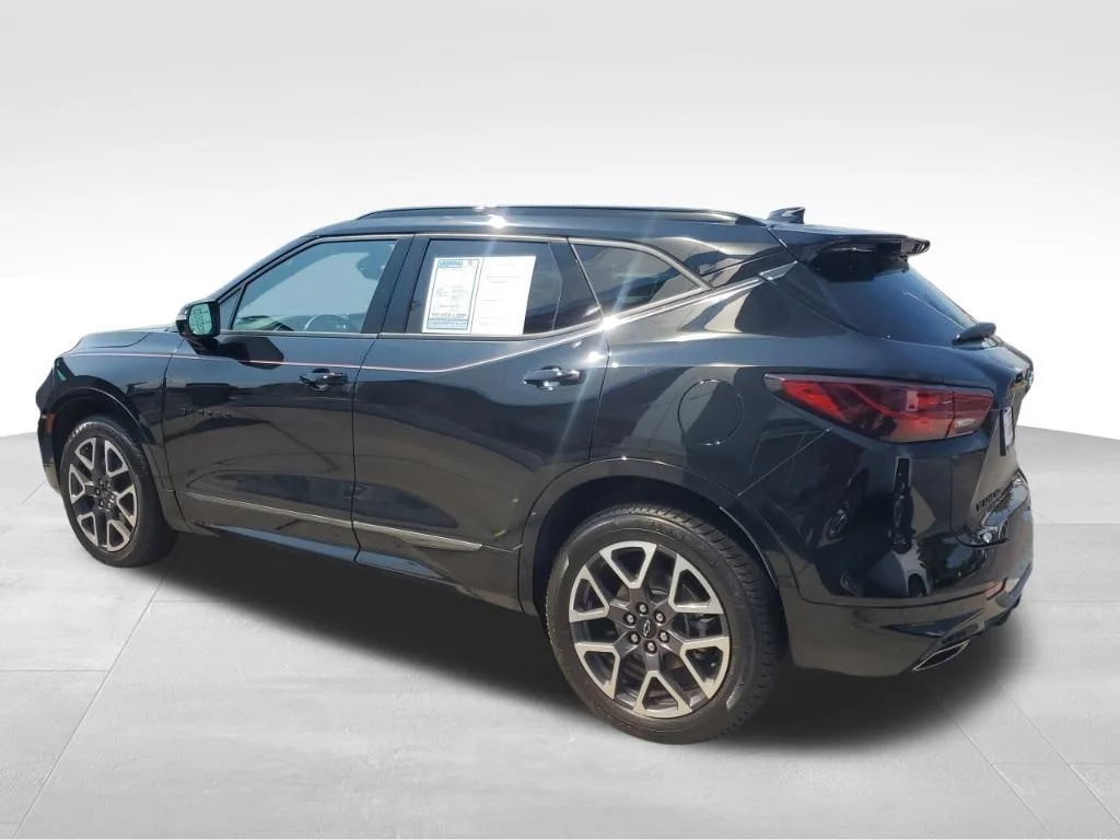 Used 2023 Black Chevrolet RS image 3