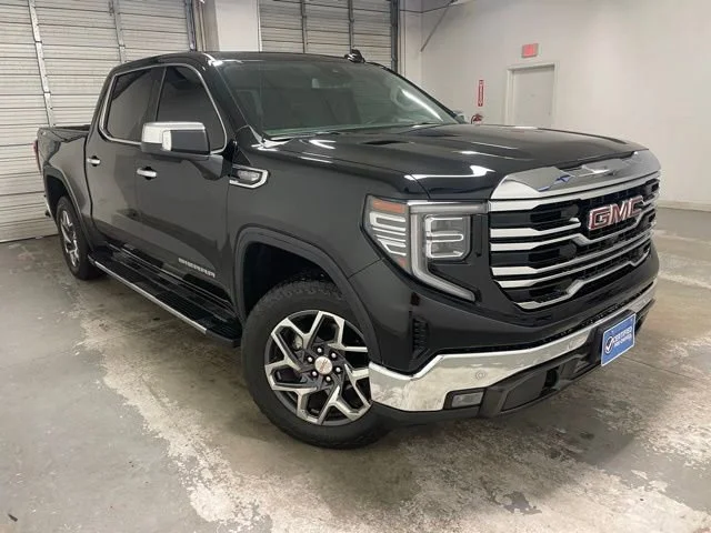 2025 GMC Sierra 4WD Crew Cab Short Box SLT's photo