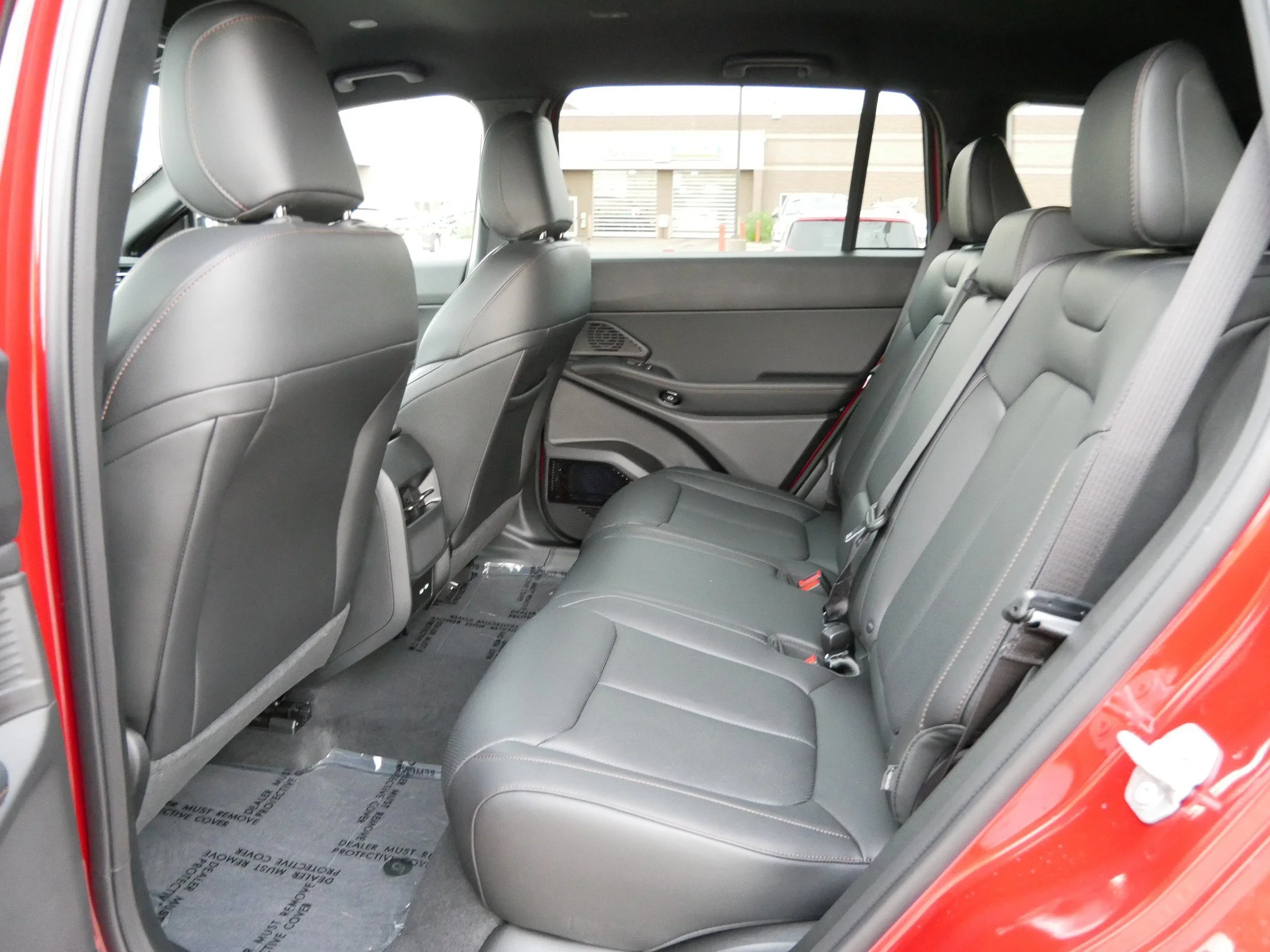 New 2026 Red Hot Pearl-Coat Exterior Paint Jeep Limited image 8