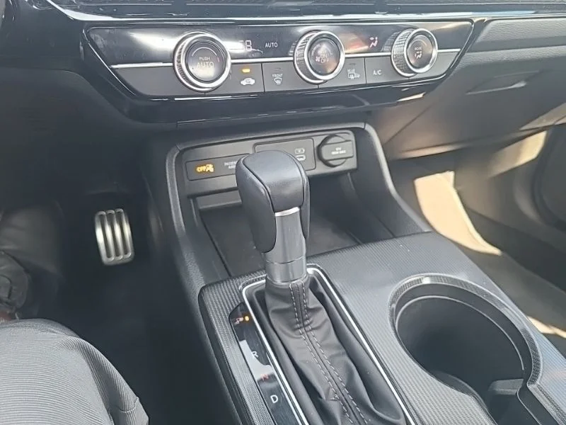 Used 2025  Honda Sport image 16