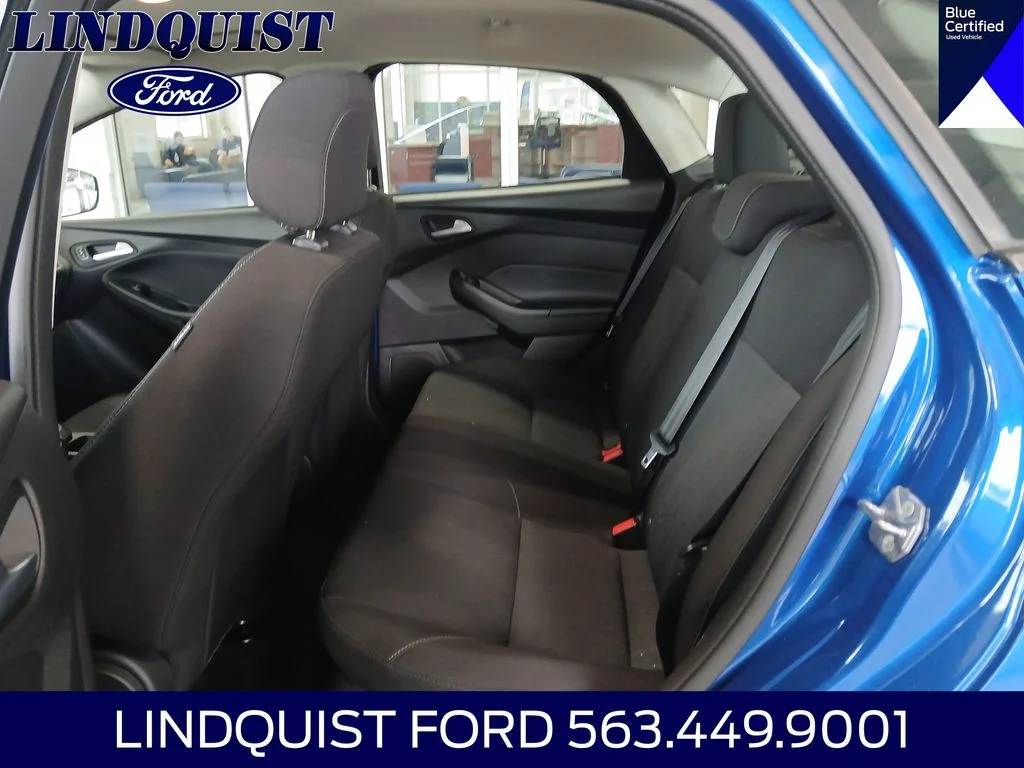 Used 2018 Blue Ford SE image 21