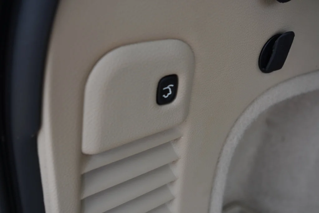 Certified Used 2021 White Jeep Overland image 23