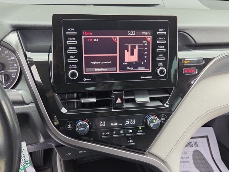 Used 2023 Ice Toyota SE image 17