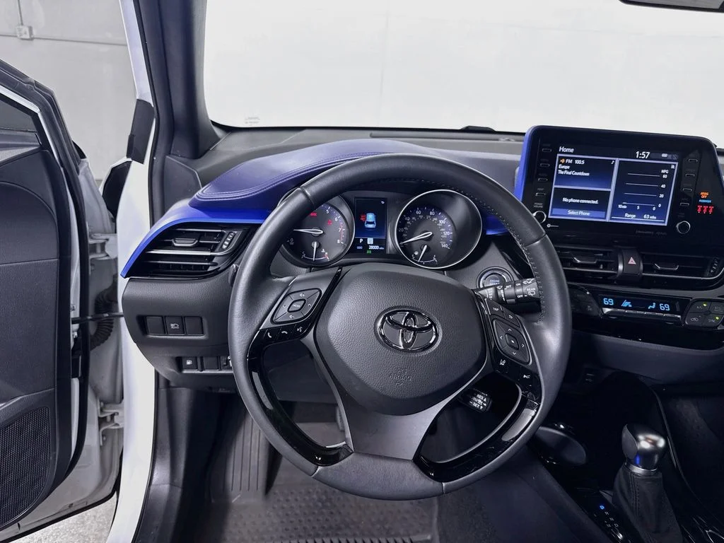 Used 2022 Wind Chill Pearl Toyota XLE image 20