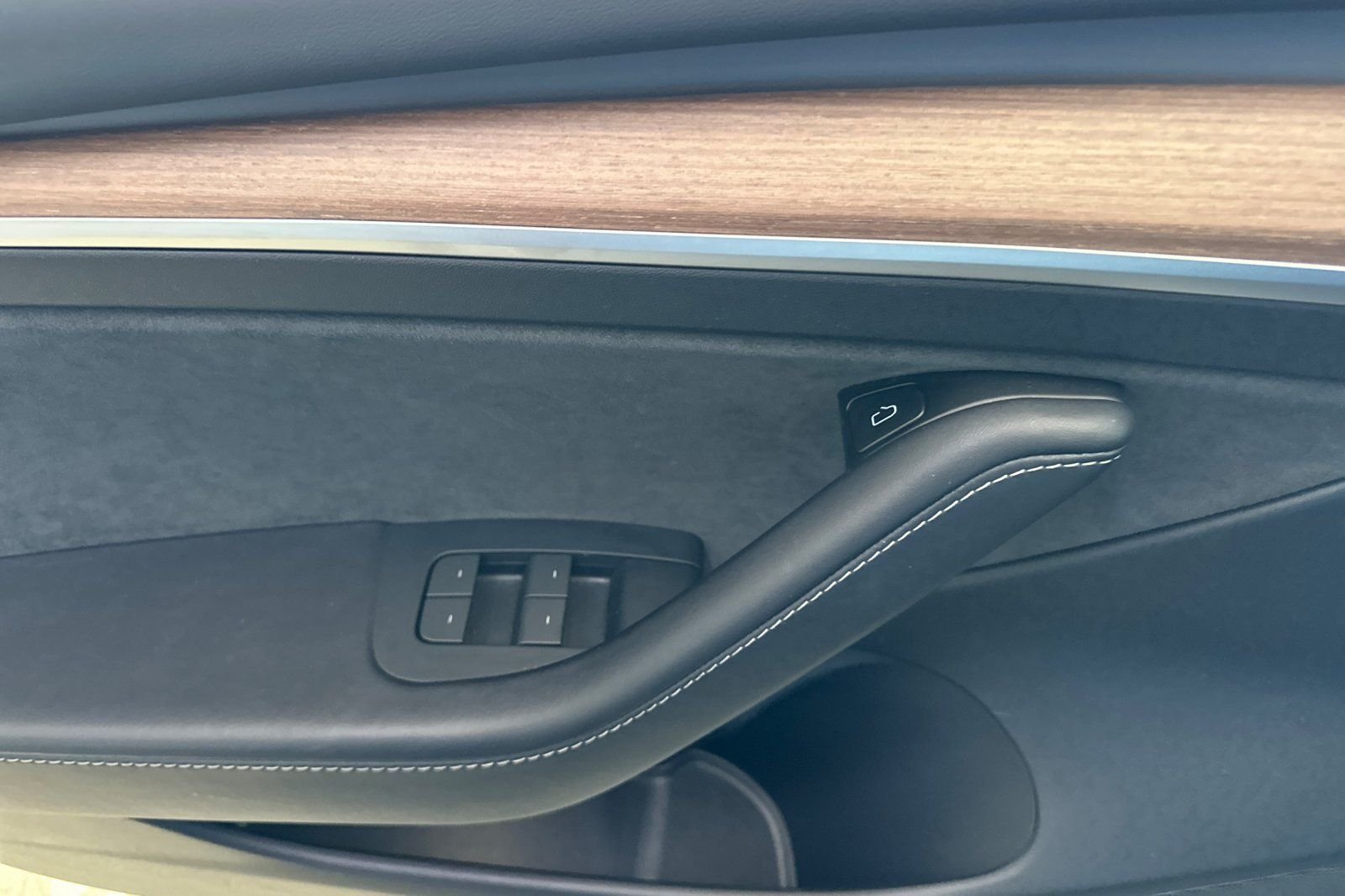 Used 2023  Tesla Performance image 10