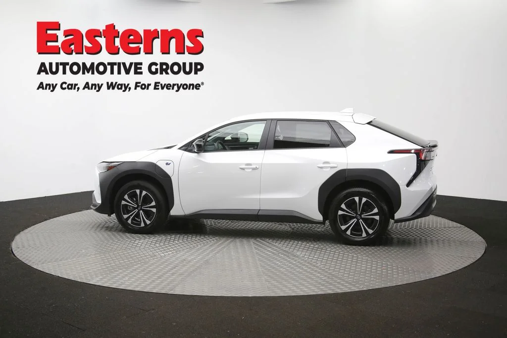 Used 2023 White Subaru Premium image 59