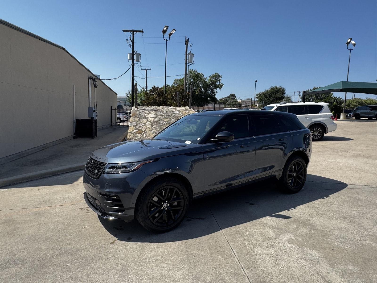 Used 2026 Varesine Blue Land Rover Dynamic SE image 1