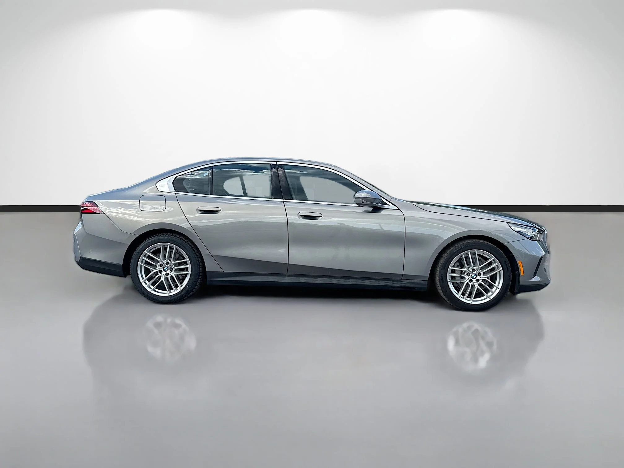 Used 2024 Gray Metallic BMW 530i image 6