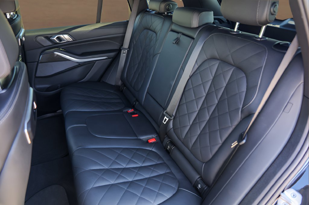 2026 BMW X5 M60i - Photo 22