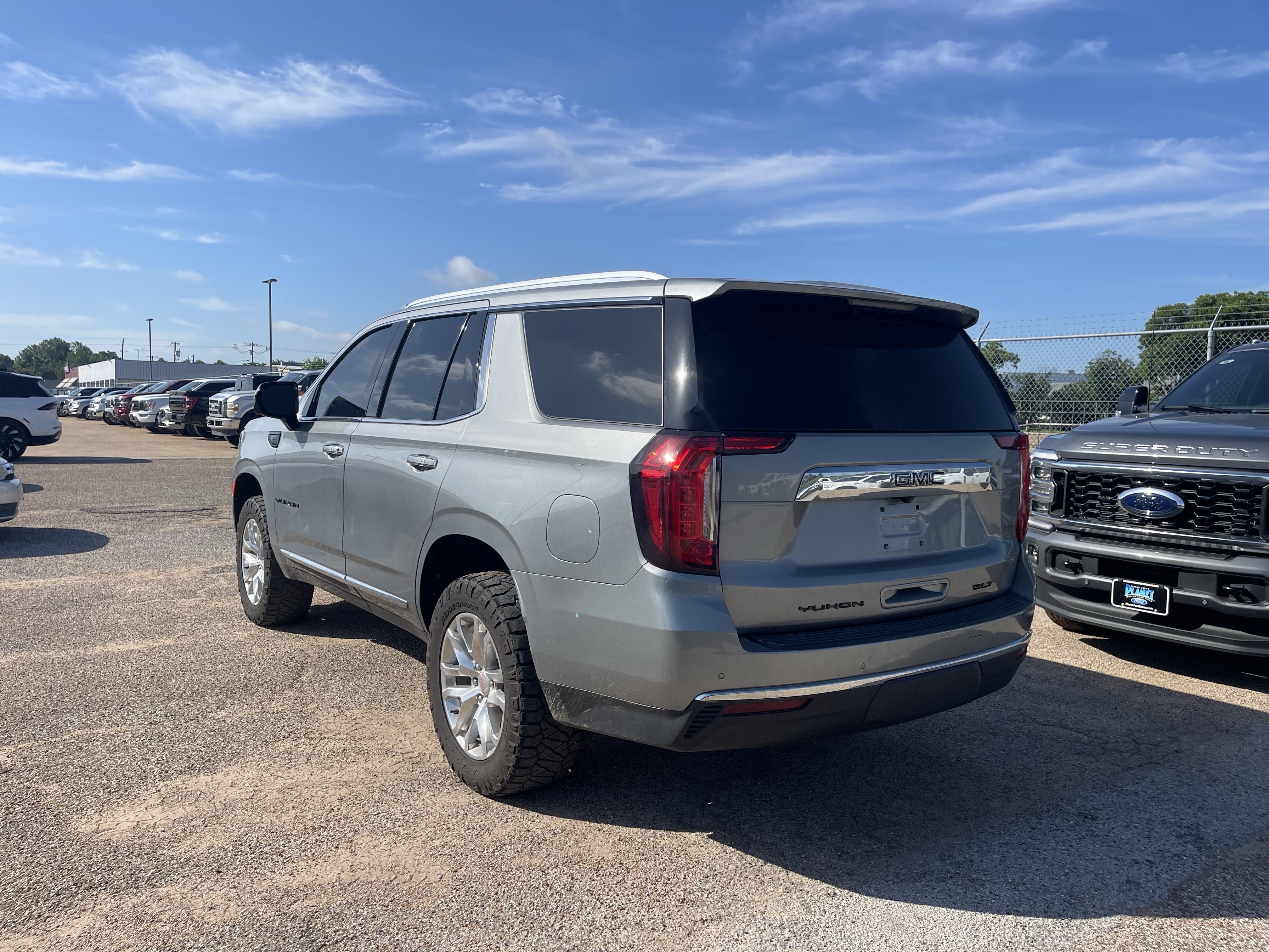 Used 2023 Sterling Metallic GMC SLT image 4