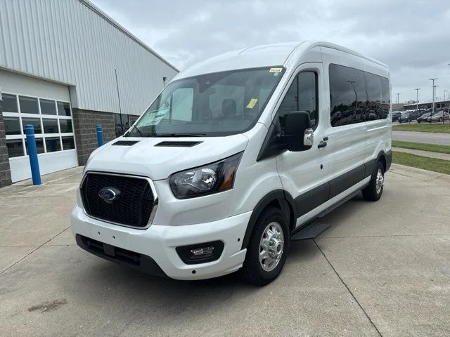 New 2024 White Ford Medium Roof Pass. XLT AWD image 2