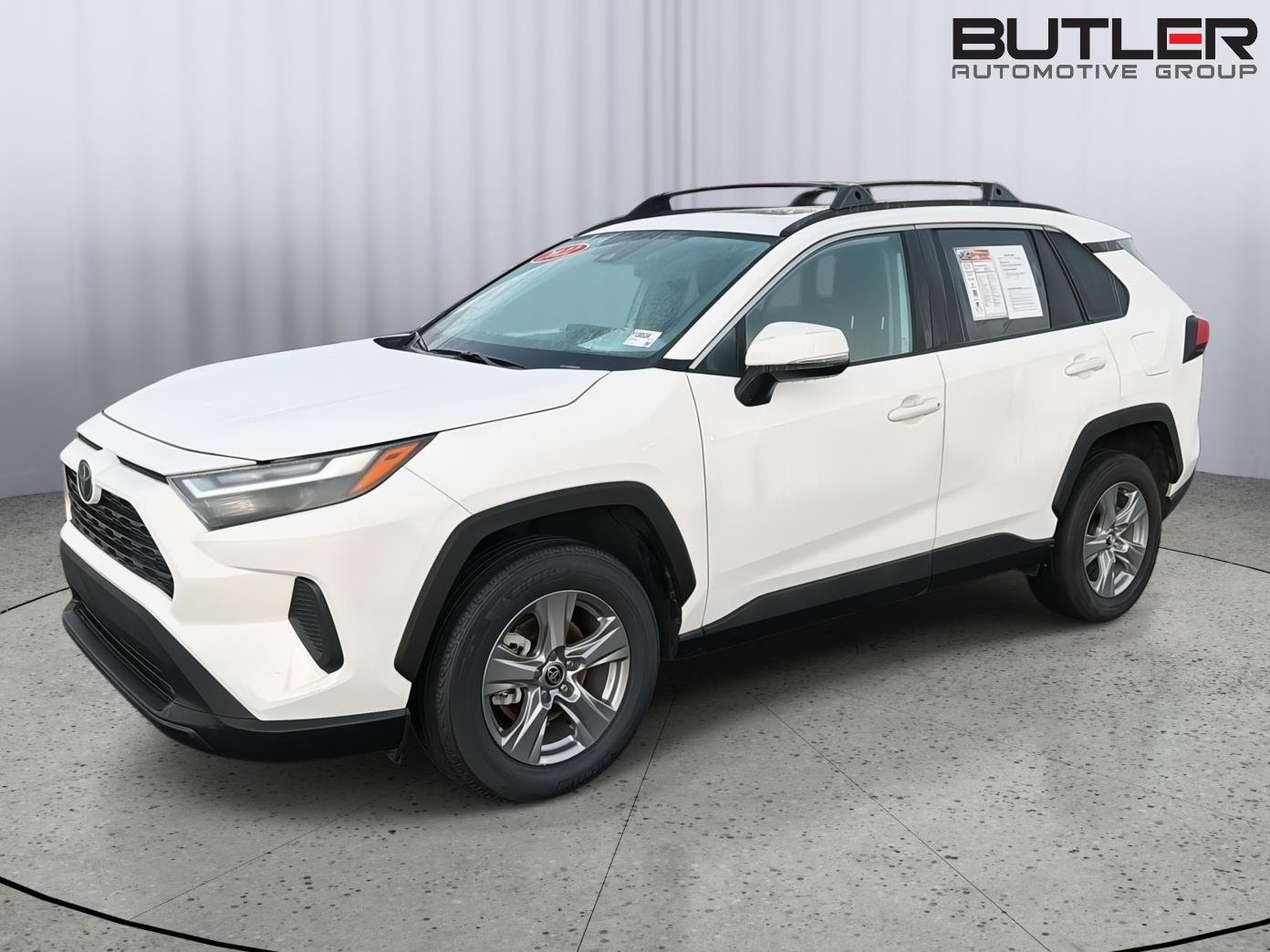 Used 2022 White Toyota XLE image 2
