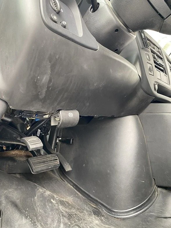 Used 2007 White Chevrolet Work Van image 5