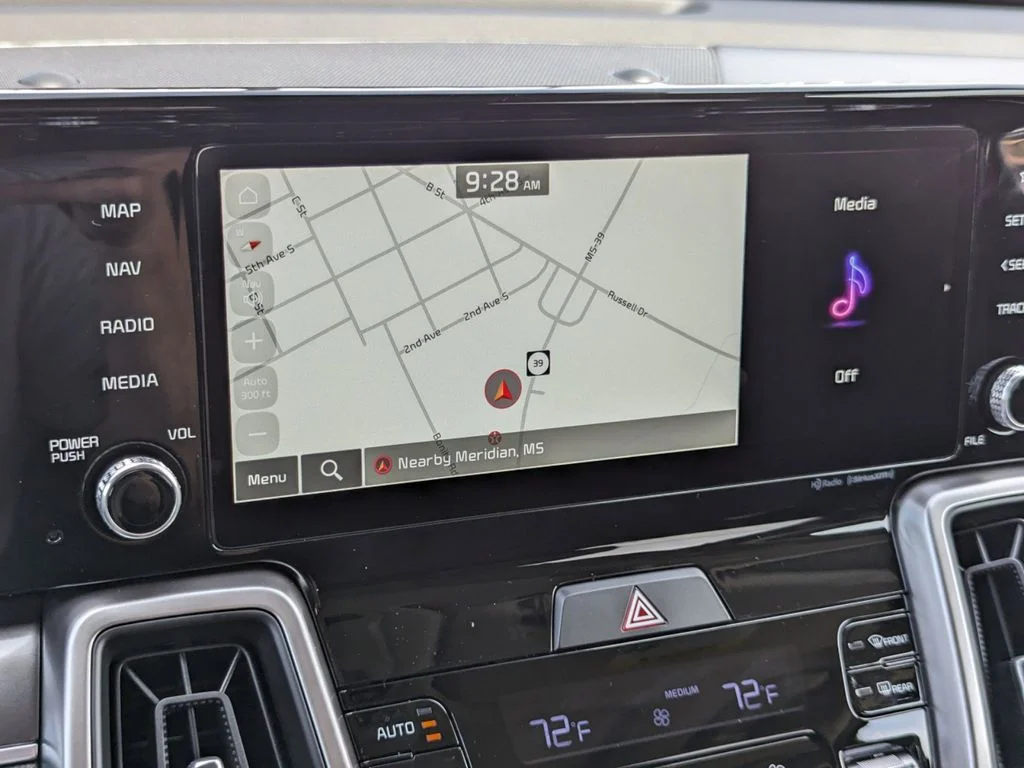 New 2023 RED Kia S FWD image 15