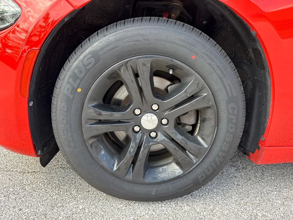 Used 2020 Orange Dodge SXT image 10