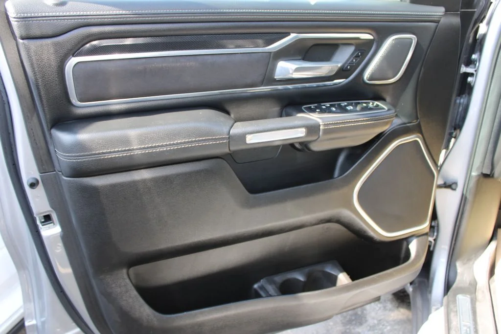 Used 2022 Silver Ram Laramie image 32