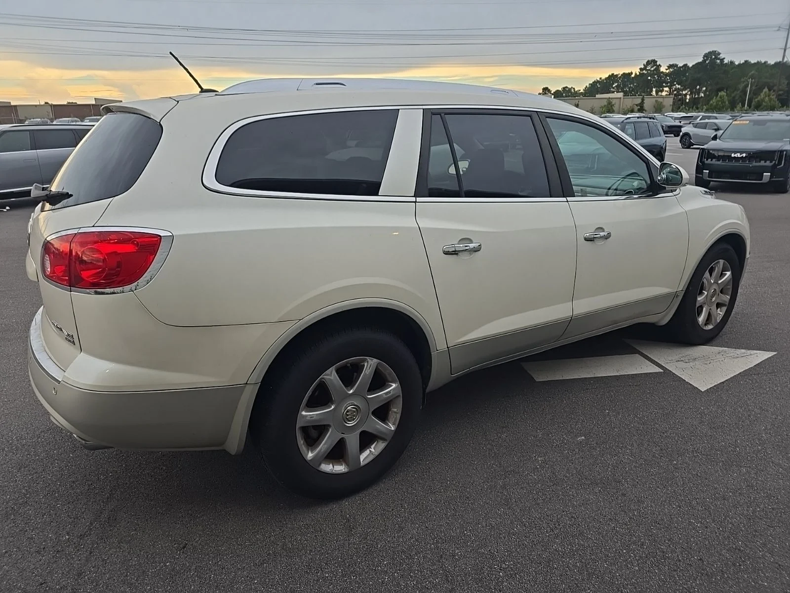 Used 2008 White Diamond Clearcoat Buick CXL image 4