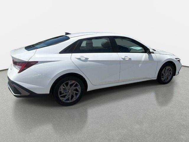 New 2026 White Hyundai Blue image 2