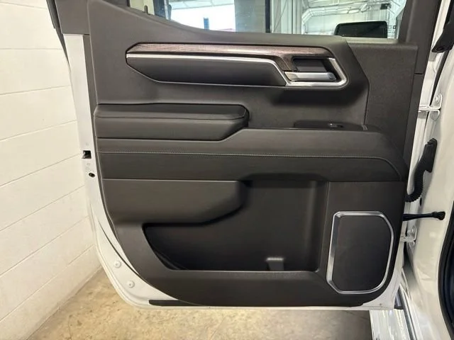 Used 2023 Summit White Chevrolet LTZ image 33