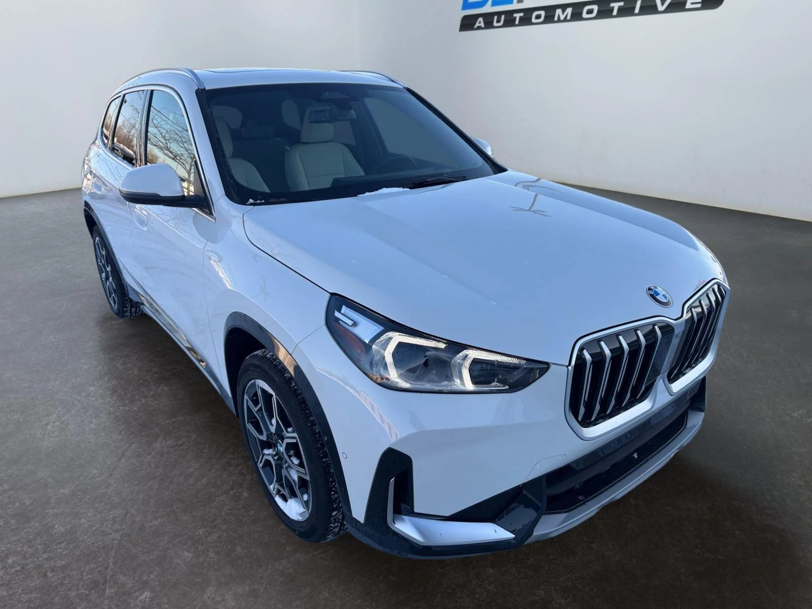 New 2026 Alpine White BMW xDrive28i image 11
