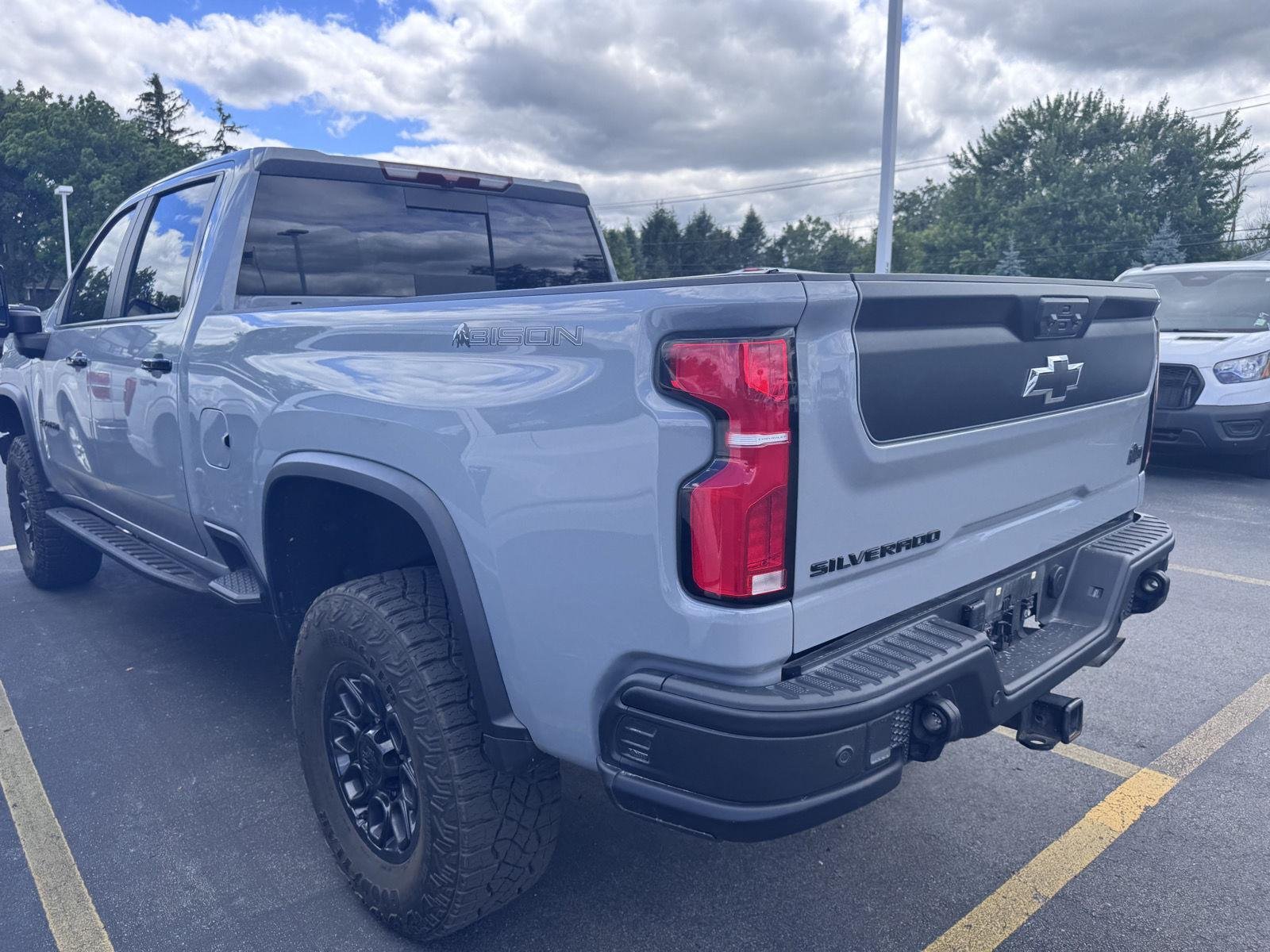 Used 2025 Slate Gray Metallic Chevrolet ZR2 image 6