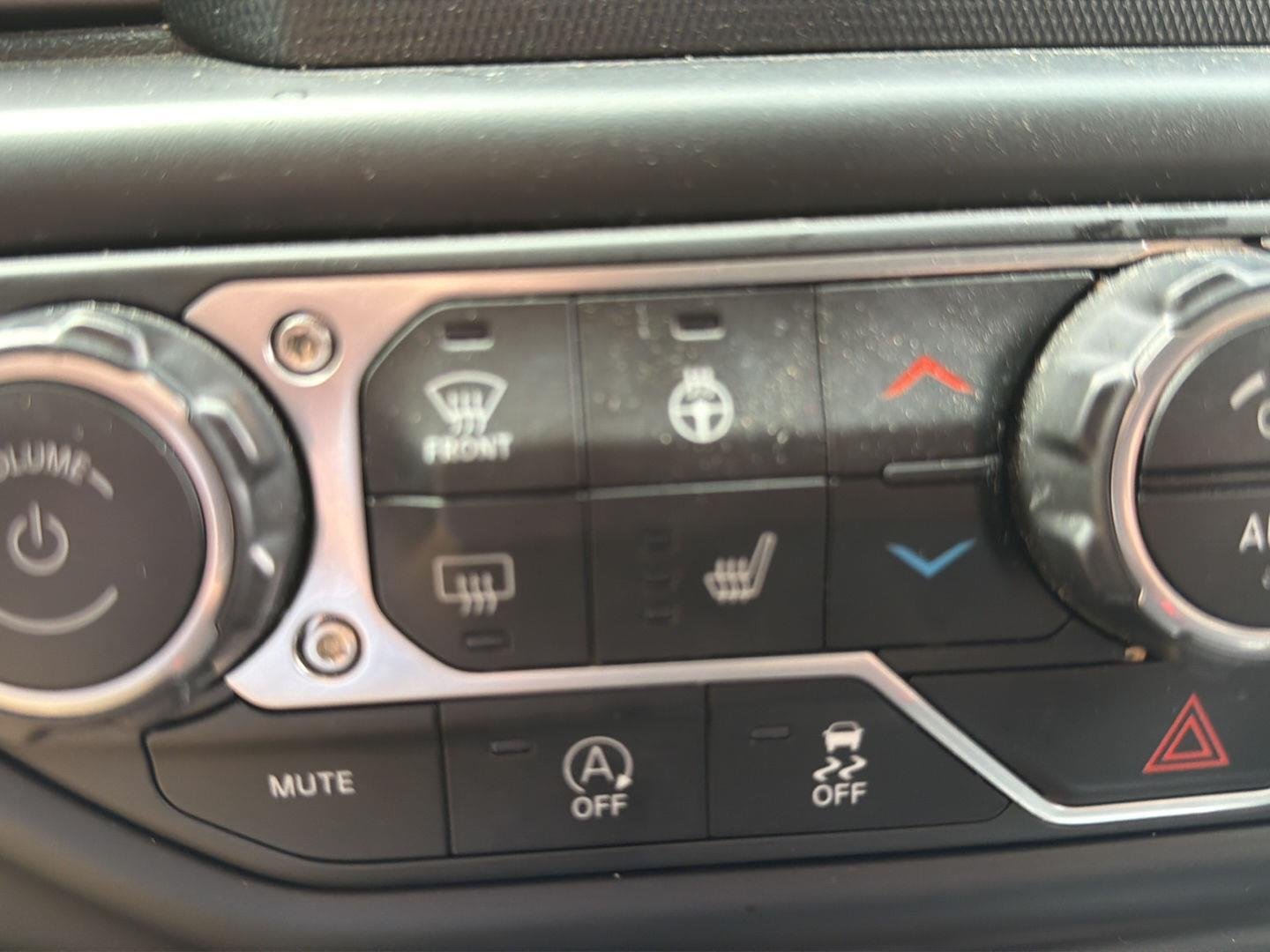 Used 2020 Bright White Clearcoat Jeep Sport S image 3