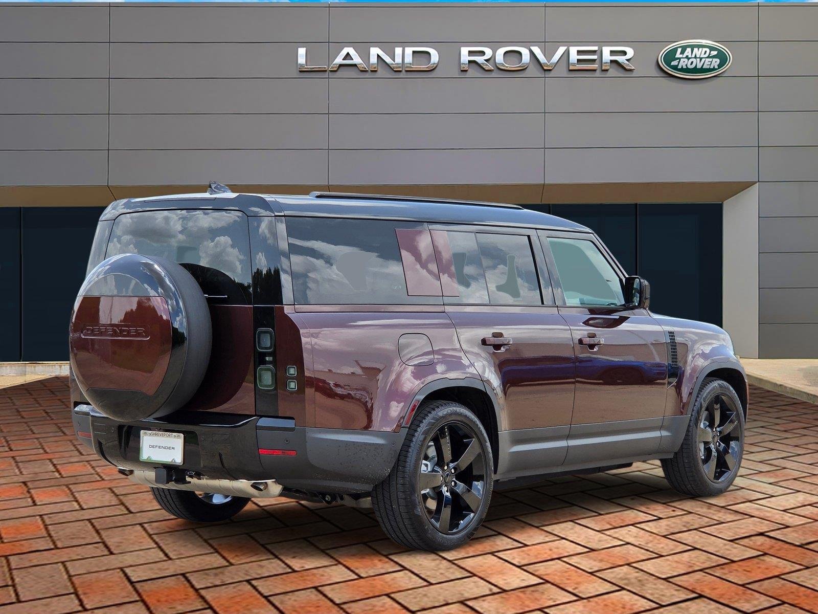 New 2026 Sedona Red Land Rover S image 6