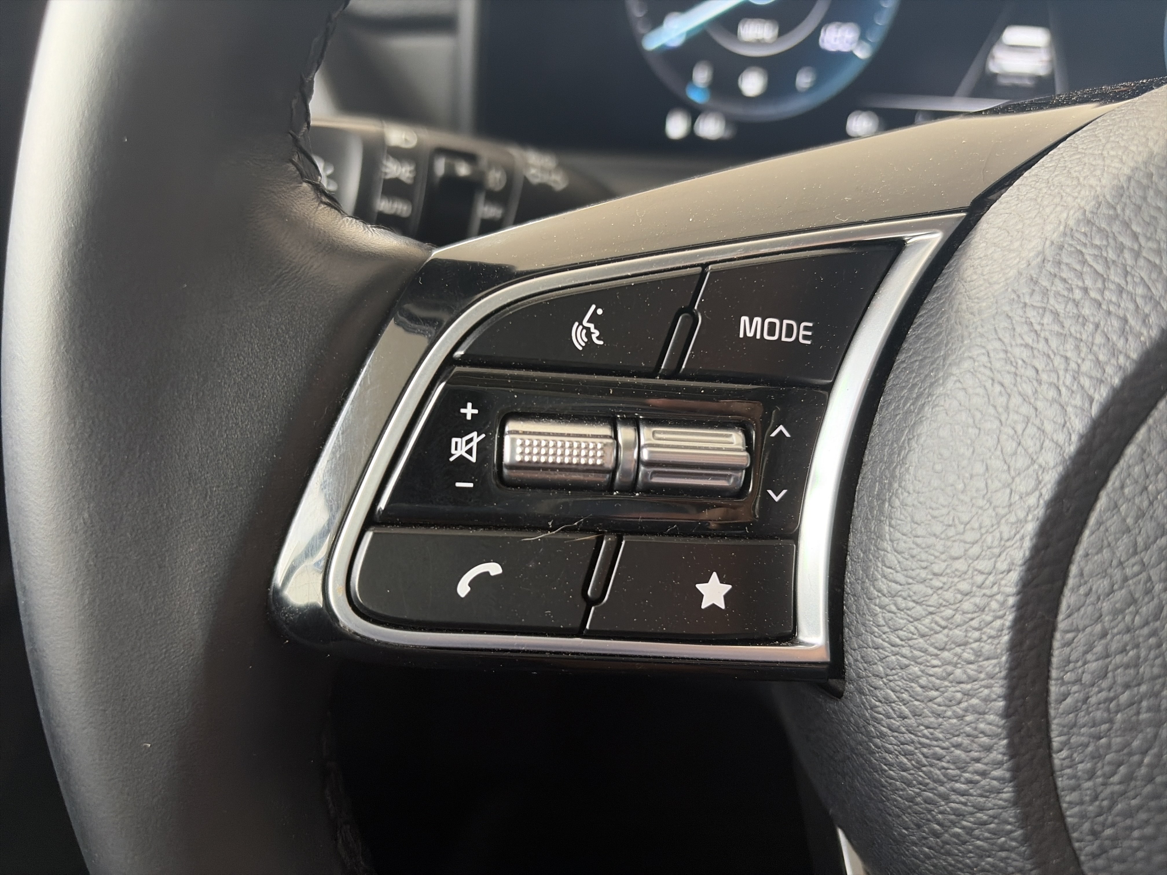 Used 2024 Gray Kia EX image 17