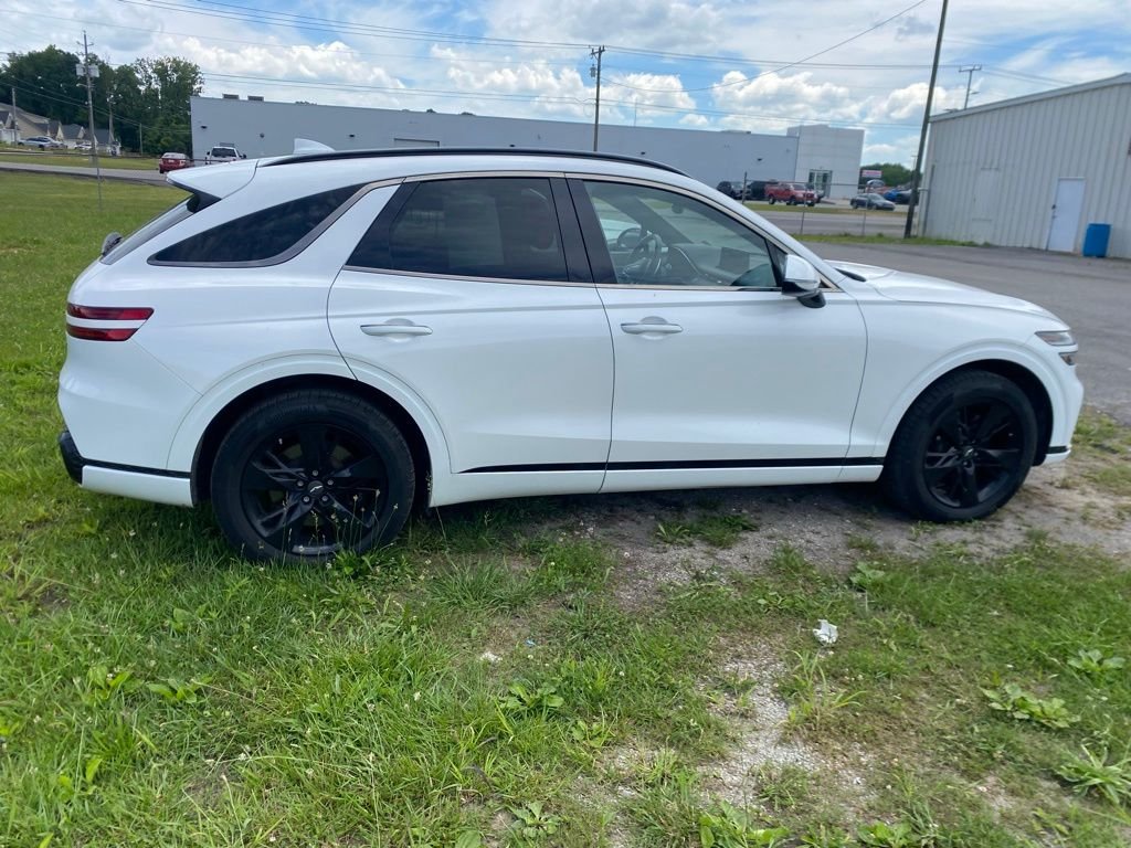 Used 2023 White Genesis 3.5T Sport image 4