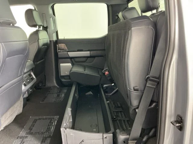 Certified Used 2024  Ford Lariat image 33